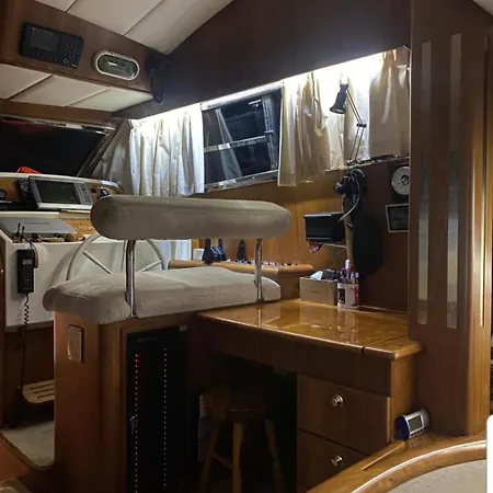 Hotel na wodzie Golfe-juan Yacht